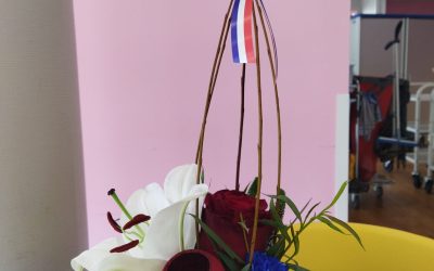 Un atelier floral aux couleurs du 14 juillet!