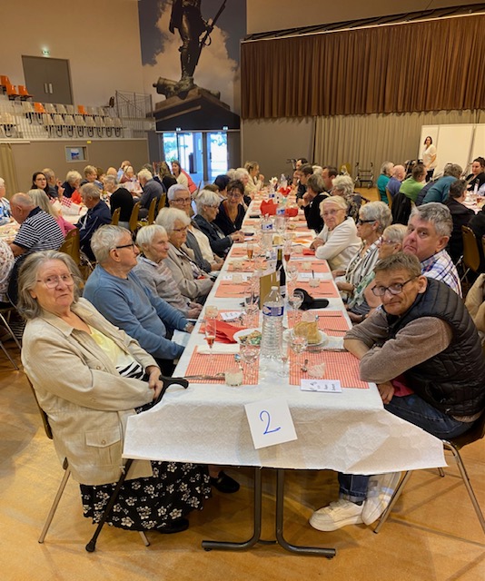 Un repas dansant avec l&rsquo;association VICA.